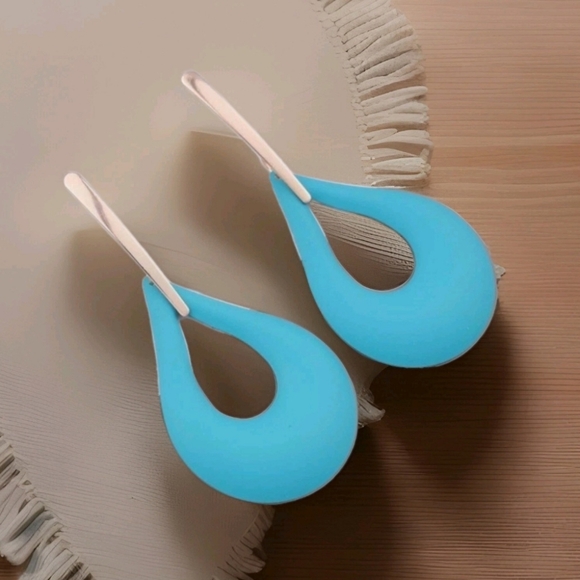 NWT Gold Bar 90s Inspired Cyan Blue Teardrop Large Gold Earrings - Picture 13 of 15